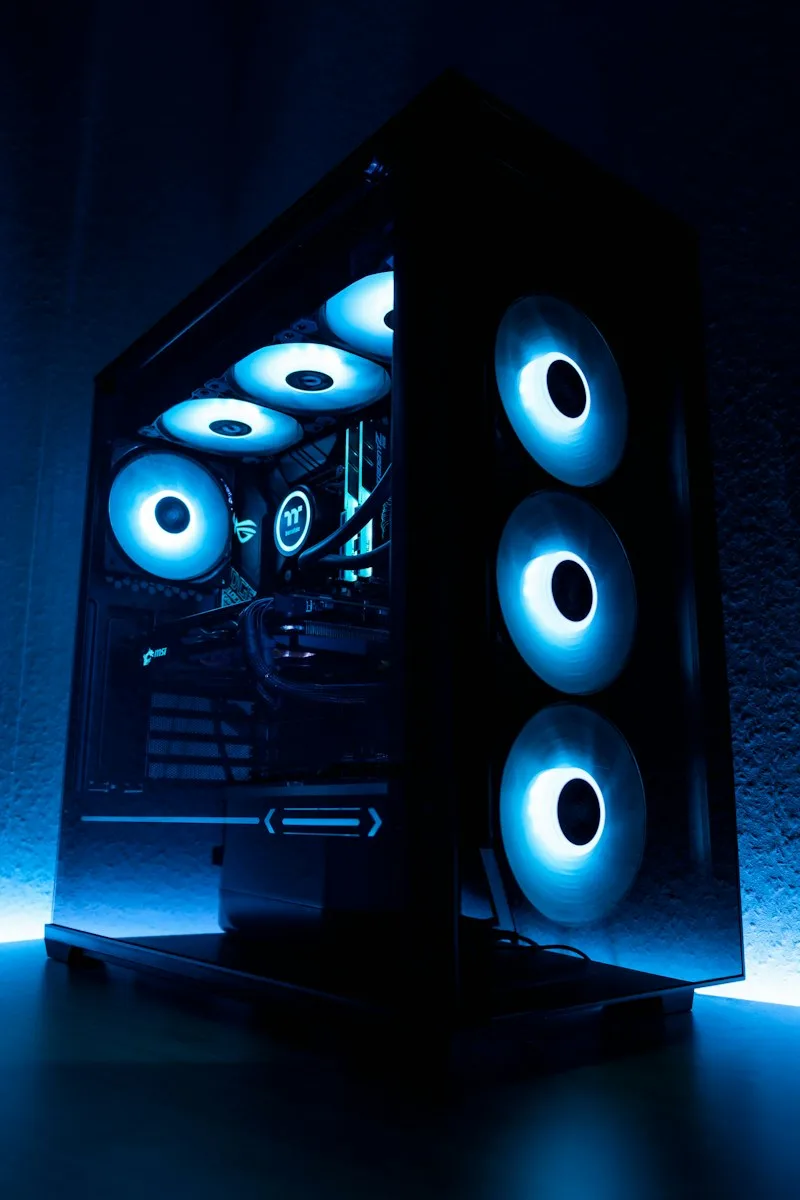 Gabinete armado con ventiladores iluminados